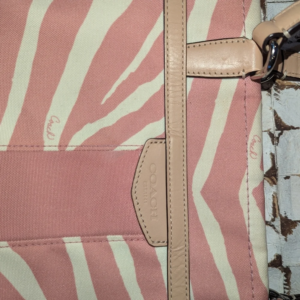 EUC Coach pink Zebra tote with her tags